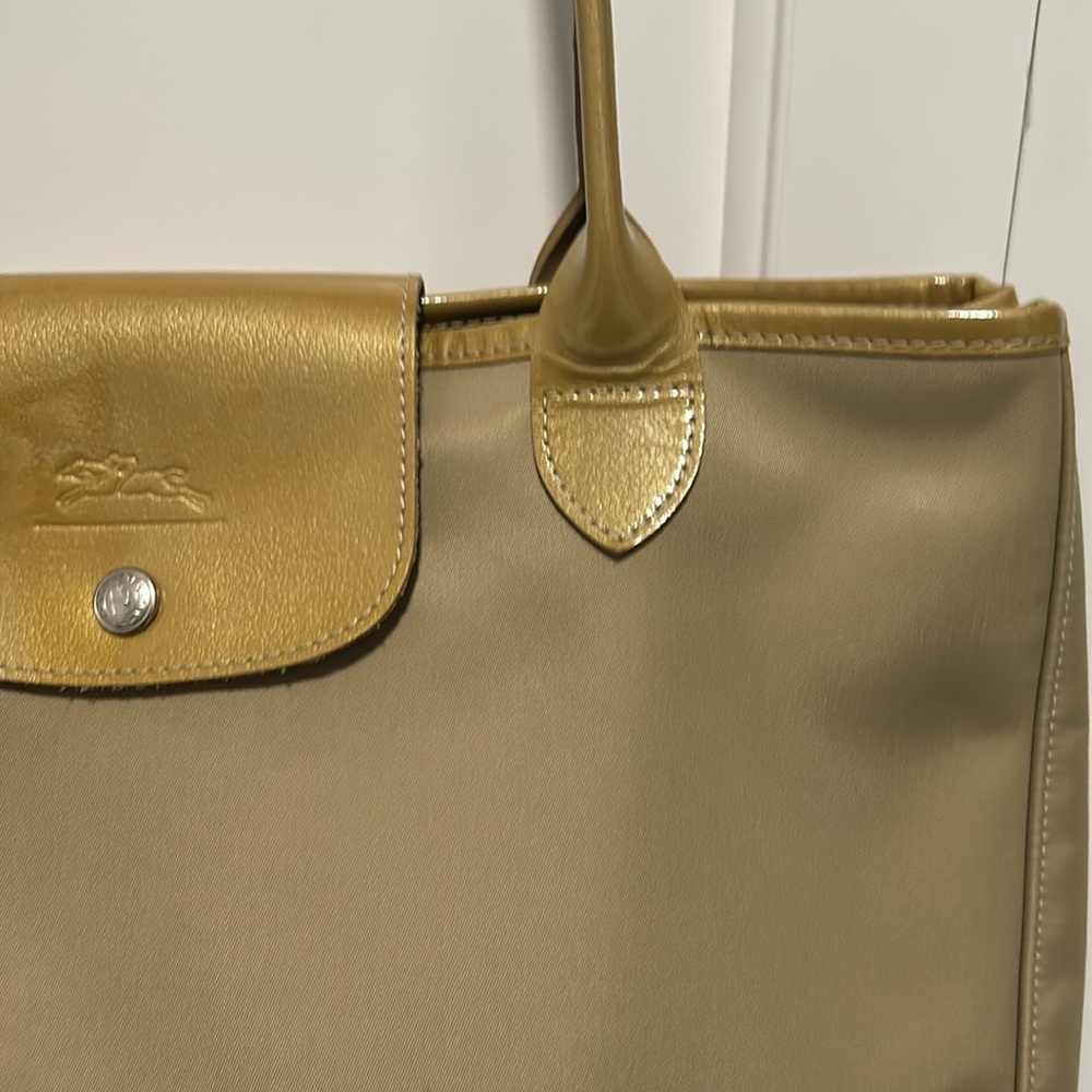 Longchamps Gold Handbag - Picture 5 of 16